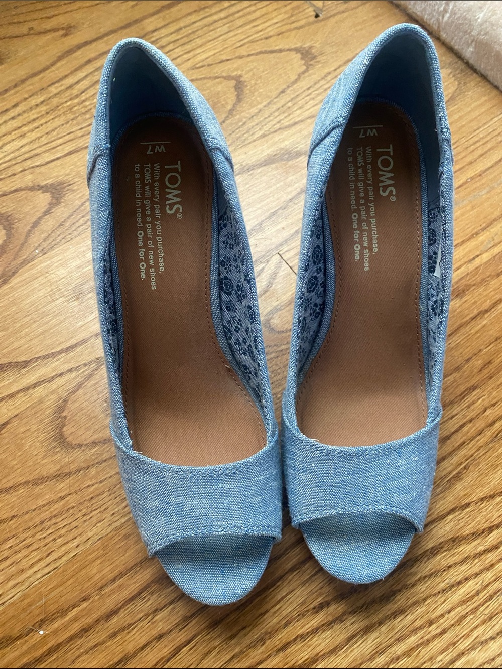 TOMS Light Blue Chambray Peep-Toe Heels